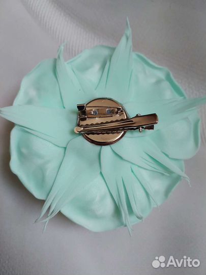 Брошь и резинки мятные розы из фоамирана