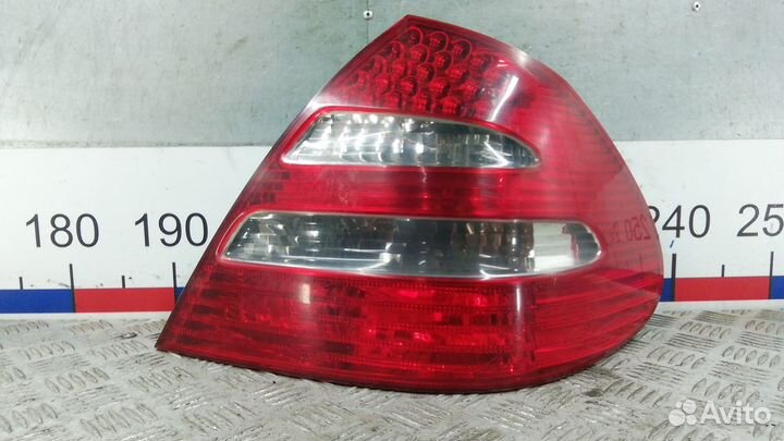 Фонарь задний на Mercedes Benz E-class W211