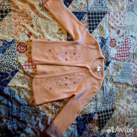 Розовая детская кофточка