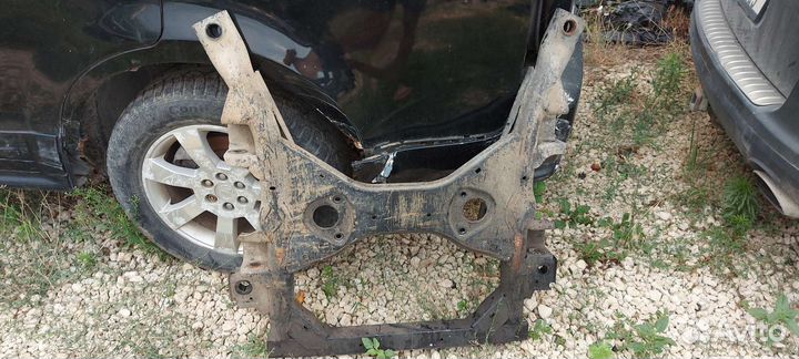 Подрамник передний на Mercedes w639