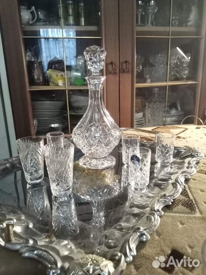 Хрусталь. Наборы:кувшин и 5 стопок. Штофы и рюмки