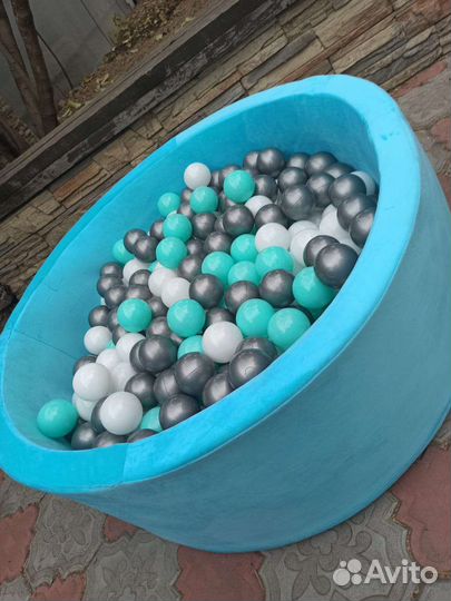 Бассейн сухой с шариками