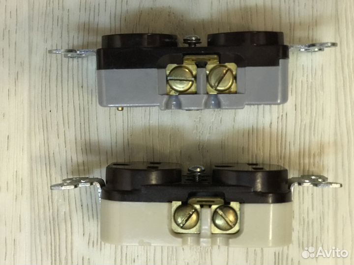 Трансформатор 220в - 110в 500Вт / Розетки Hubbell