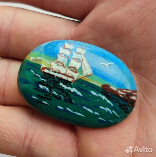 Камушек с рисунком