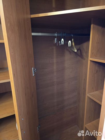 Угловой шкаф