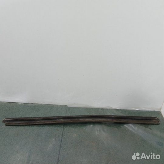 Молдинг стекла передний левый Renault Duster