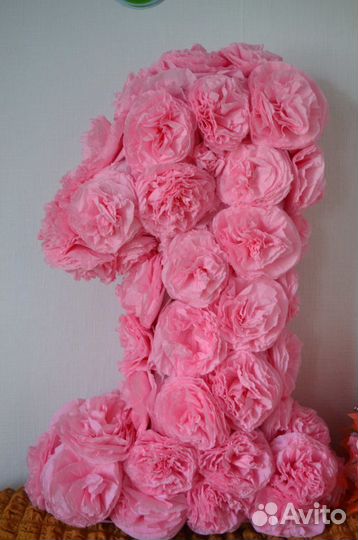 Цифры, буквы из цветов