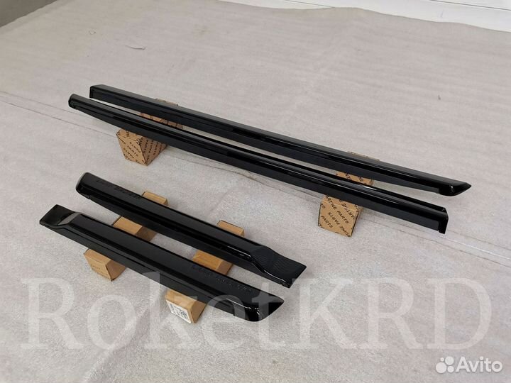 Молдинги Land Cruiser 200 2016г Черный глянец