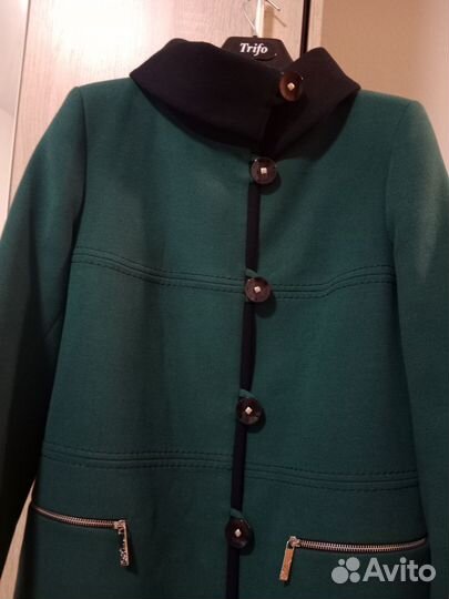 Продам демисезонные пальто