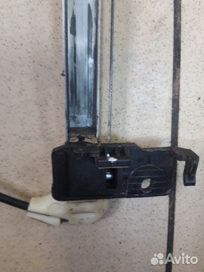 Стеклоподъемник задний правый Mazda Mazda3 BK