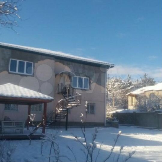 Дом 240 м² на участке 9 сот.