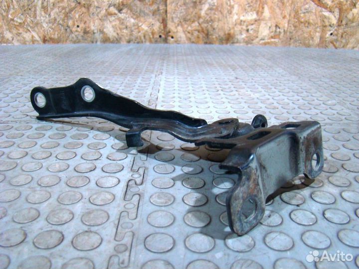 KIA Soul 1 Петля капота правая