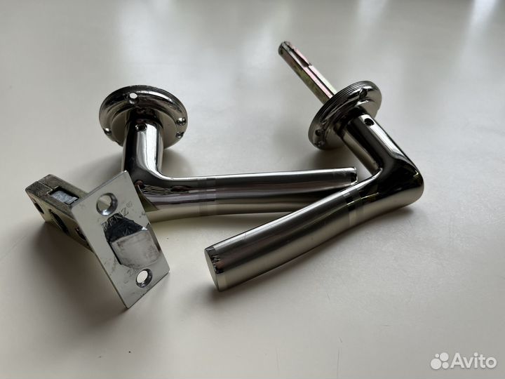 Дверная ручка межкомнатная