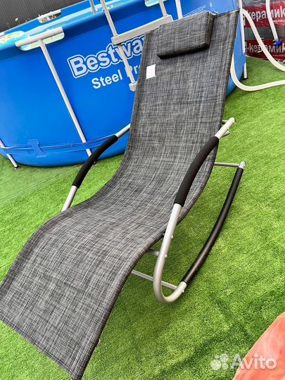 Шезлонг-качалка с подголовником. Лежак качалка