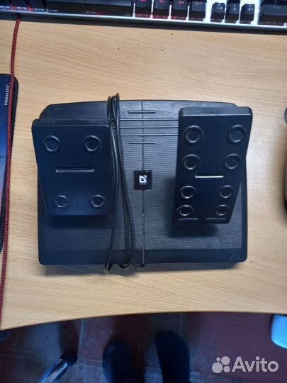 Игровой руль с педалями для пк defender