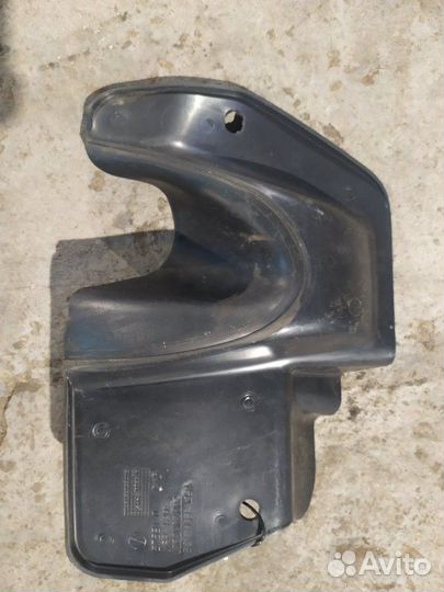 Кожух рулевой колонки Volkswagen Passat B6 BVY