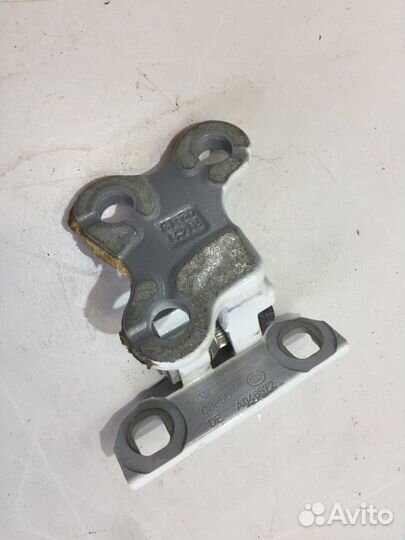 Петля двери передняя левая верхняя (Volvo S60)