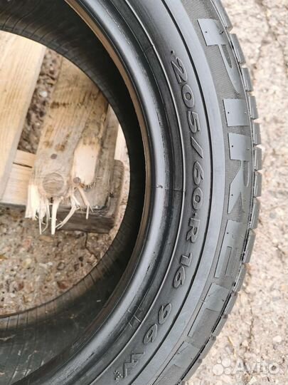 Pirelli Cinturato P7 205/60 R16 96W