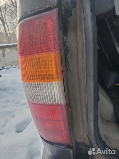 Фонарь задний левый правый Chevrolet Blazer S15