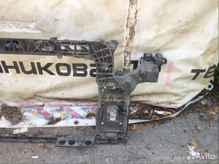 Панель крепления радиаторов Kia Sportage с 2010