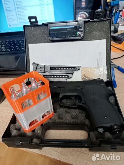 Контейнер для баллонов CO2