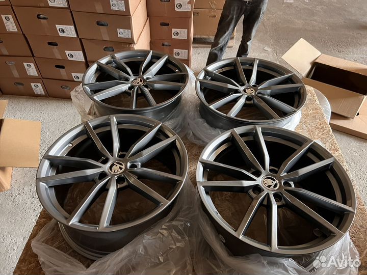 Диски R*17/5x100 Pretoria(Графит) Polo,Rapid