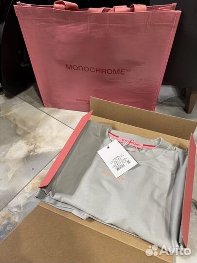Monochrome футболка новая