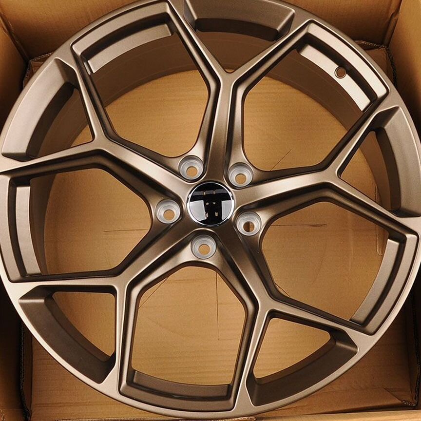 Литые диски Audi 10×R22 5×112