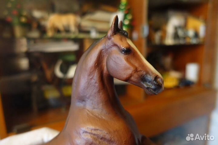 Фигурка лошади Breyer, 1:9