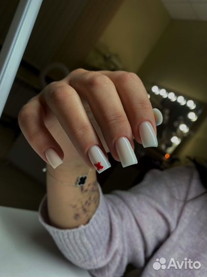 Маникюр в самом центре города