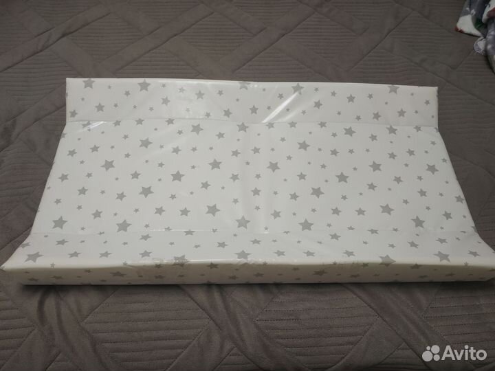 Пеленальная доска на кроватку