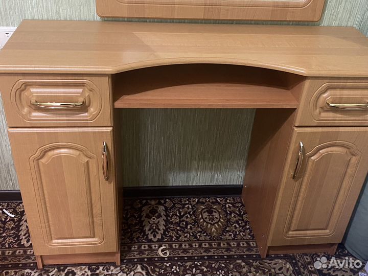 Туалетный столик бу