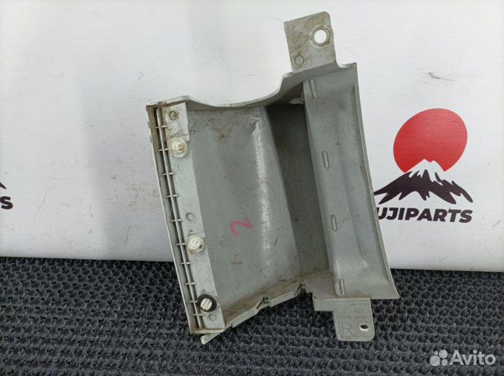 Планка под стоп-сигнал задняя правая Nissan Note