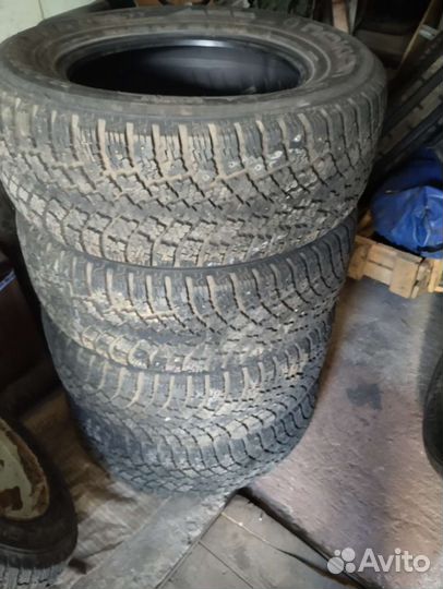 Nokian Tyres Hakkapeliitta 4 275/60 R17