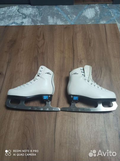 Коньки фигурные