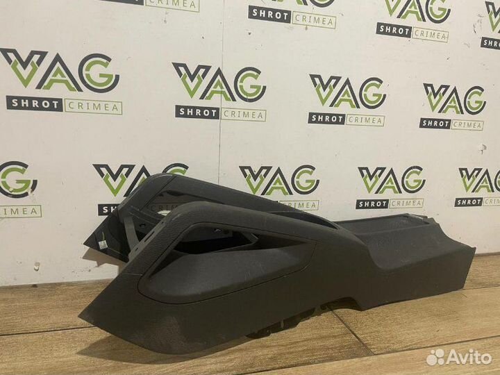Консоль центральная Volkswagen Jetta MK5 (1K2)