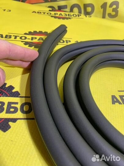 Уплотнитель в проем задний правый Kia Rio 3 QB