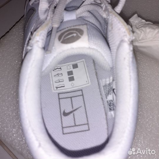 Кроссовки Nike,новые,кожа,оригинал,p40.5,Suomi