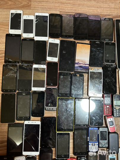 Телефоны на запчасти