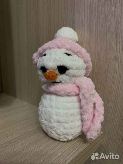 Вязаный плюшевый снеговик
