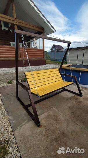 Садовые качели из металла
