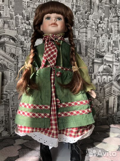 Коллекционная кукла фарфоровоя