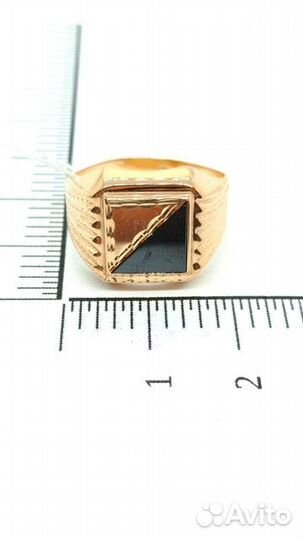 Золотое кольцо с камнем 20р