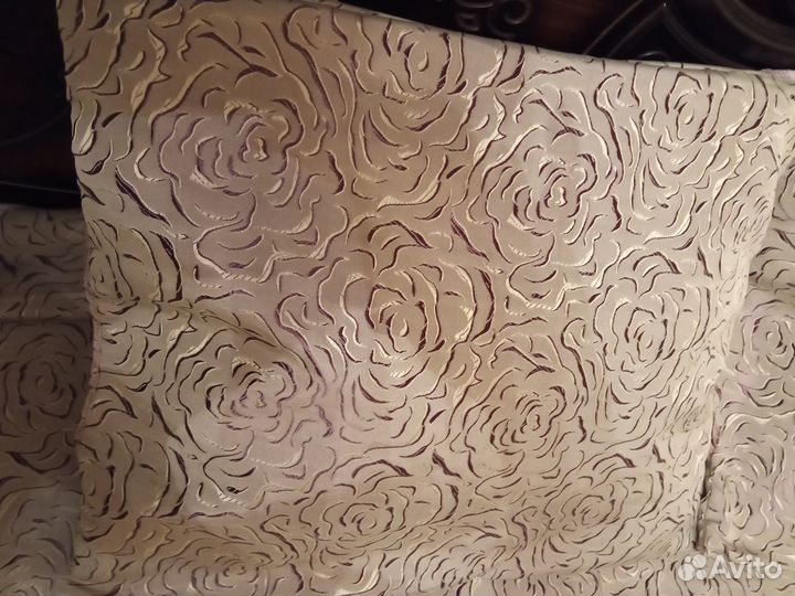 Покрывало с подушками новые