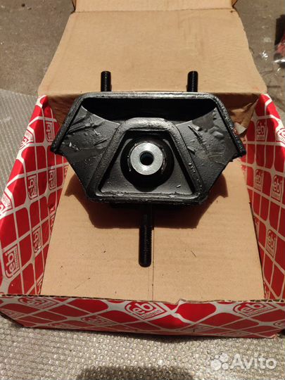 Подушка двигателя передняя mercedes benz