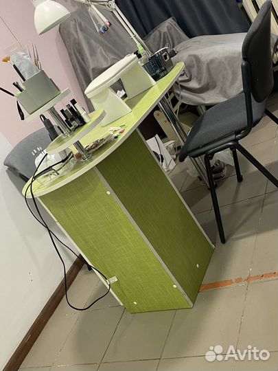 Стол для маникюра бу