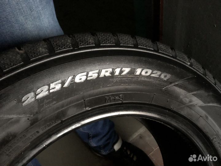 Toyo Winter Tranpath MK4a 225/65 R17