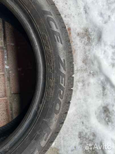 Pirelli Ice Zero 215/50 R17