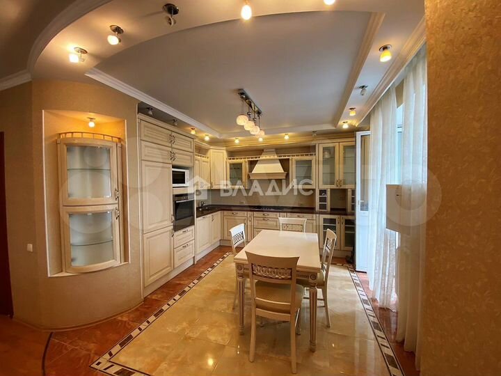 3-к. квартира, 103,3 м², 5/6 эт.