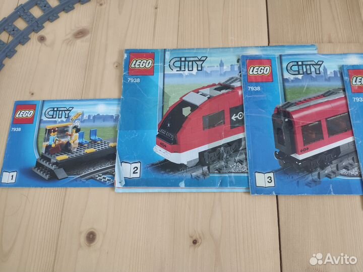 Lego красный пассажирский поезд 7938